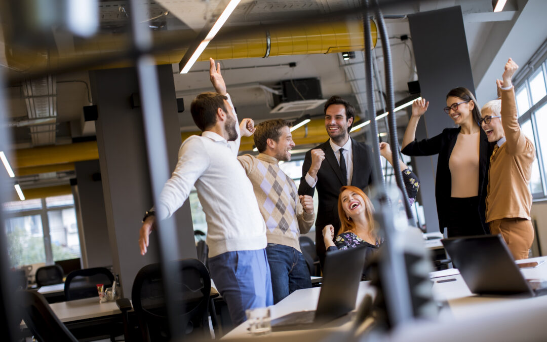 Budaya Perusahaan – Pengertian, Tipe, Faktor, & Cara Membangunnya